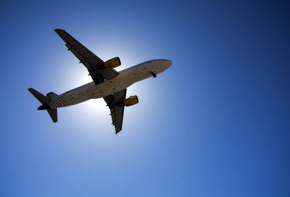 Bästa Sättet från Barcelona Flygplats till Centrum - Jämförelse & Tips 2026