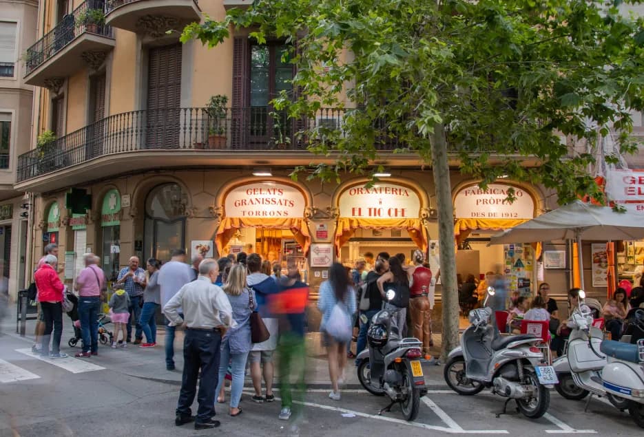 Sevärdheter i Poblenou Barcelona- Stränder, Konst & Tips 2026