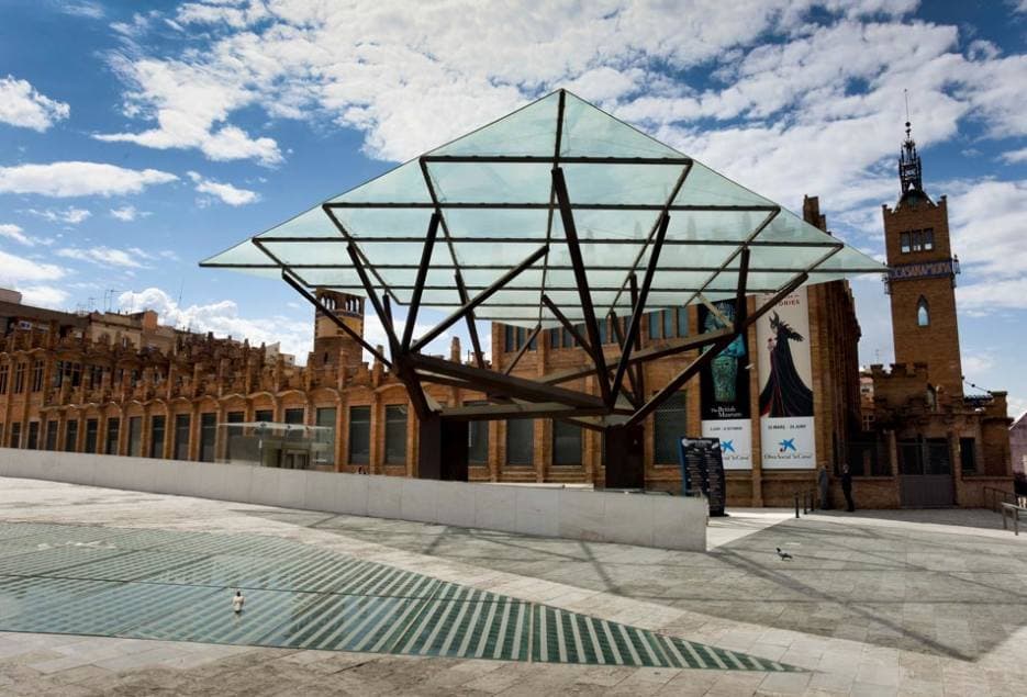 CaixaForum Öppettider 2026 - Tider & Besöksinfo