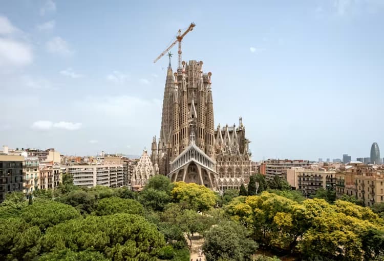 sagrada-familia-historien