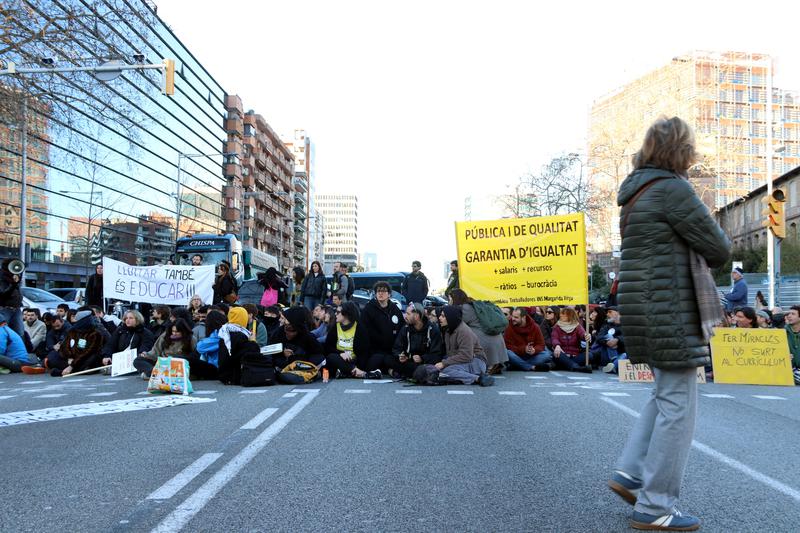 Trafikkaos väntas i Barcelona idag - strejk stoppar vägar